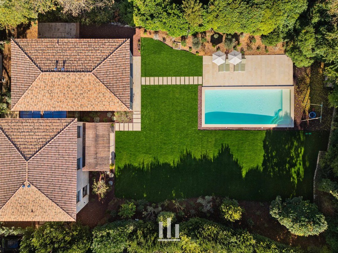 Font Merle Lake Contemporary Villa
