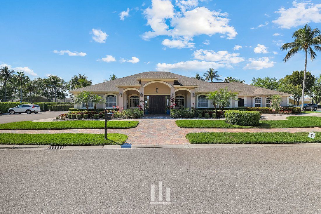 Ibis Cove Lake Residence