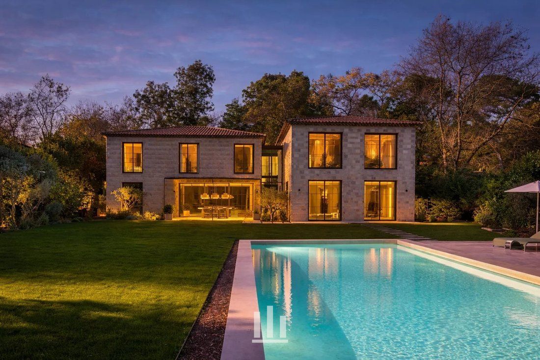 Font Merle Lake Contemporary Villa